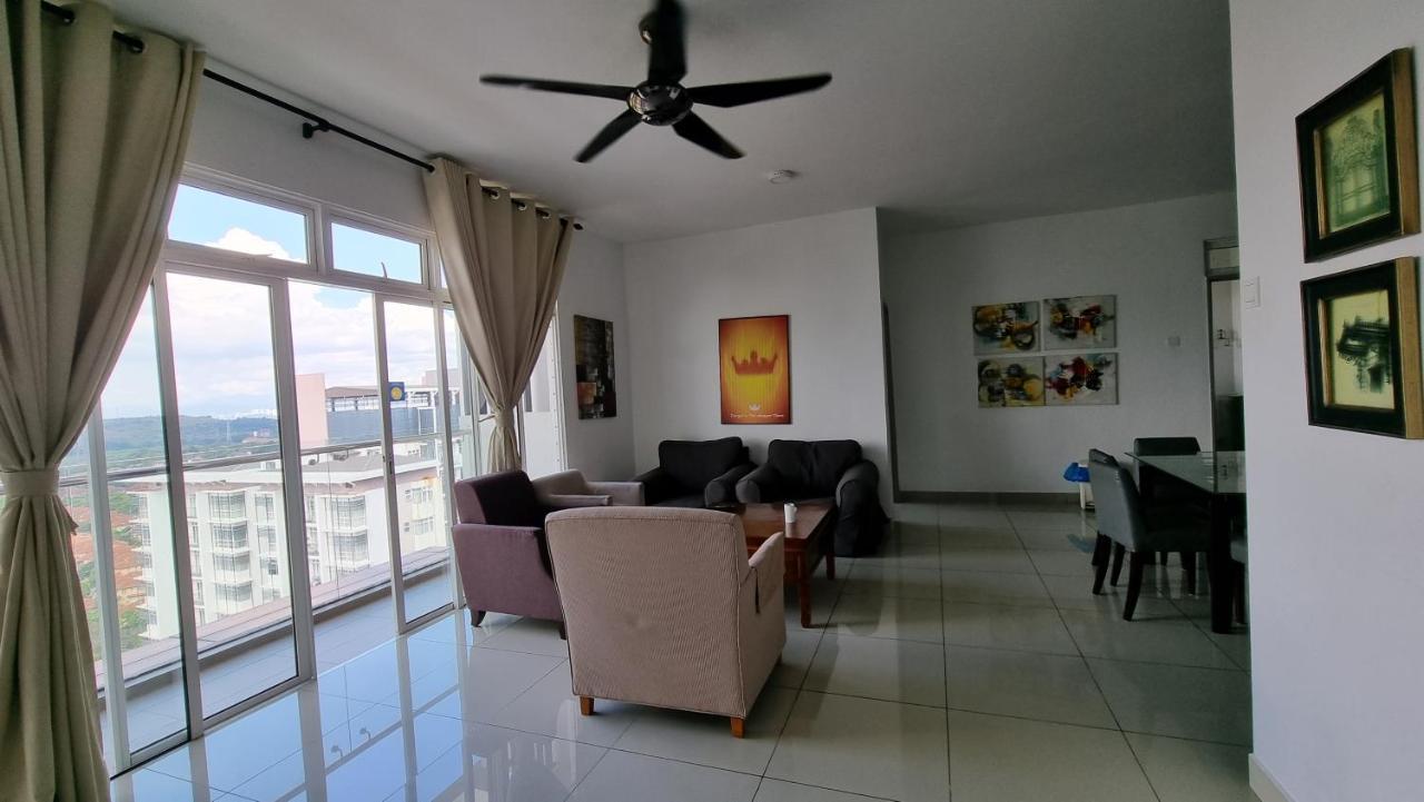 Alyssa 3r 3b Apartment