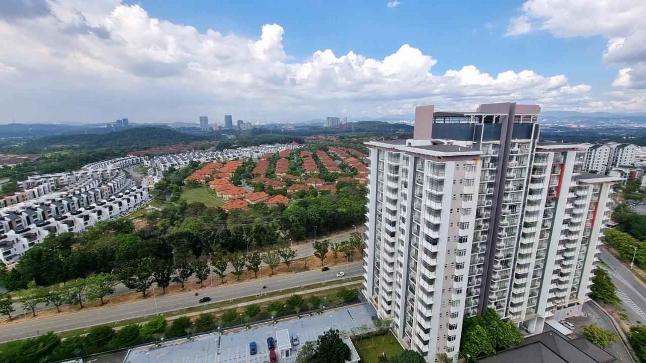 Alyssa 3r 3b Apartment *